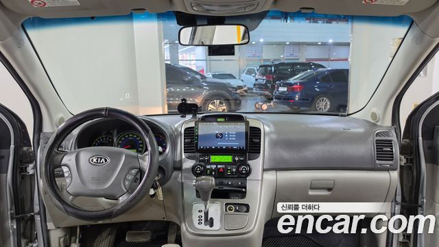 Kia Carnival — interior