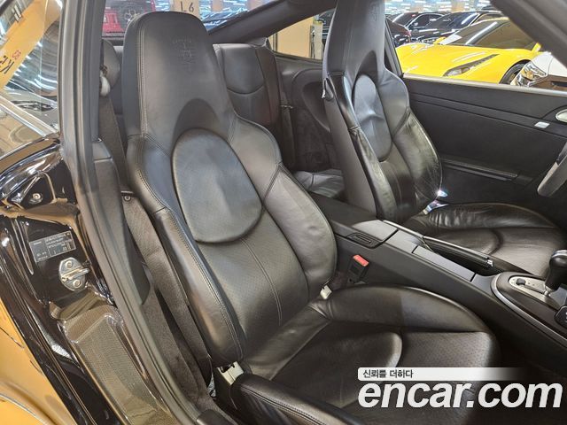 Porsche 911 — interior