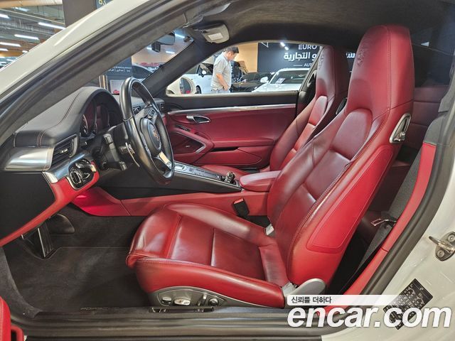 Porsche 911 — interior