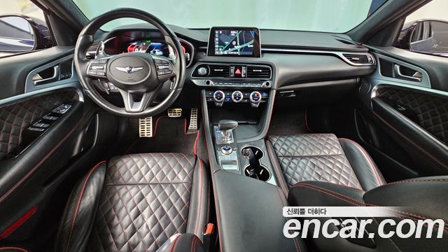 Genesis G70 — interior