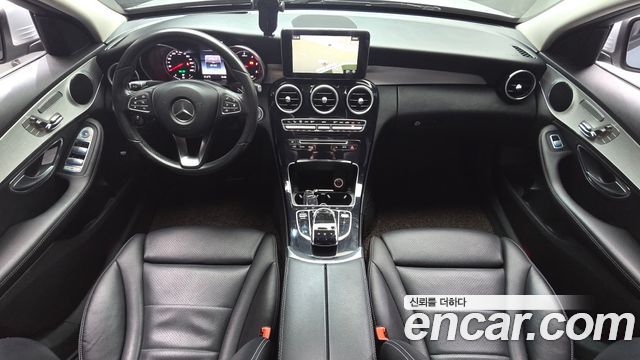 Mercedes-Benz C-Class — interior