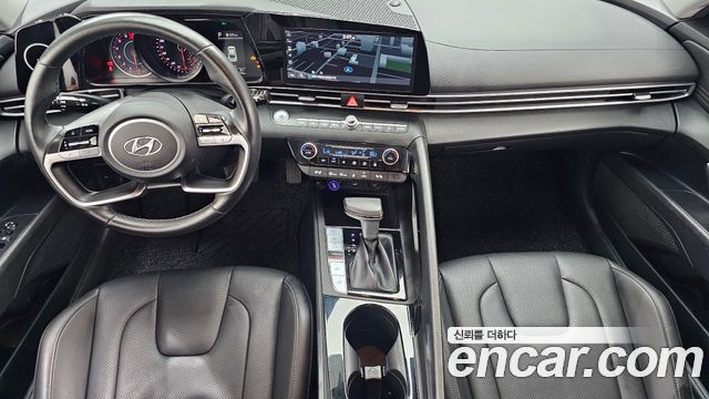 Hyundai Avante — interior