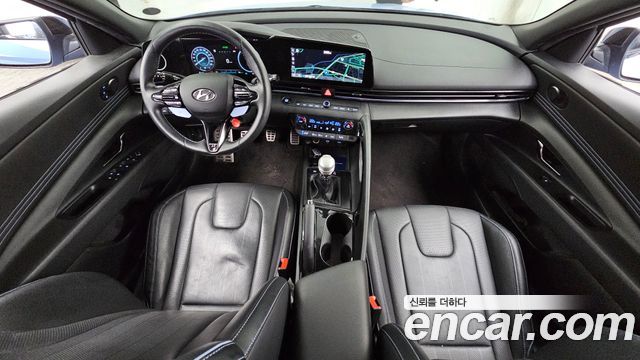 Hyundai Avante — interior