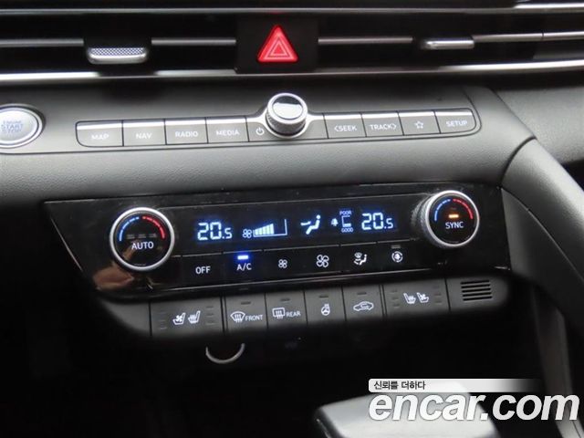 Hyundai Avante — interior