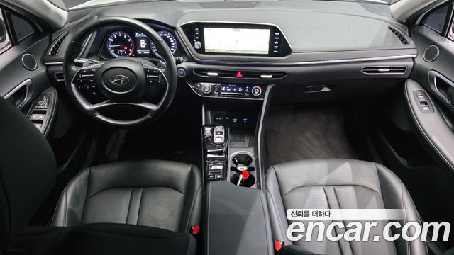 Hyundai Sonata — interior