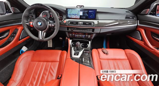 BMW M5 — interior