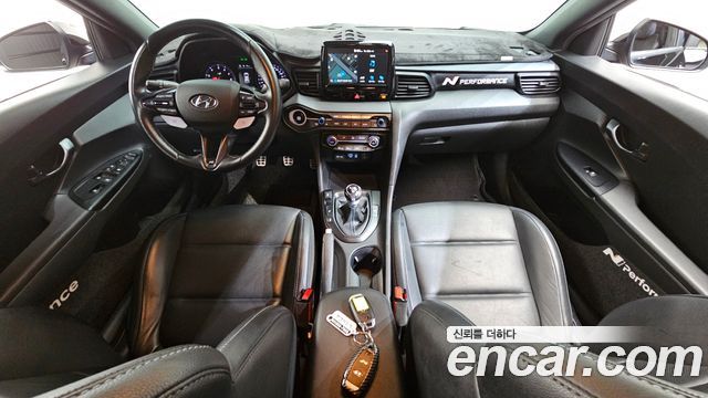 Hyundai Veloster — interior