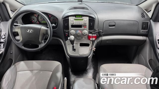 Hyundai Starex — interior