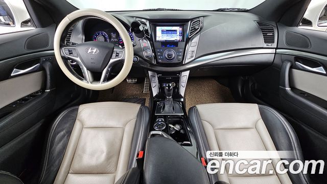 Hyundai i40 — interior