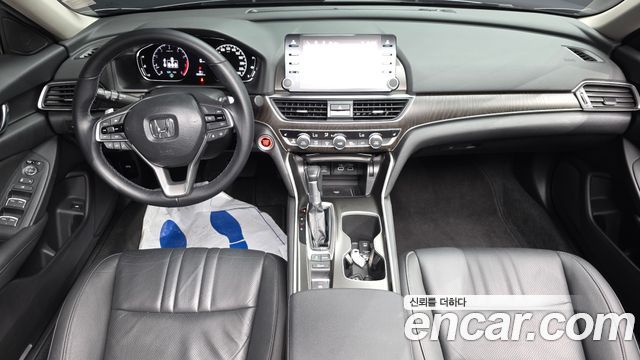 Honda Accord — interior