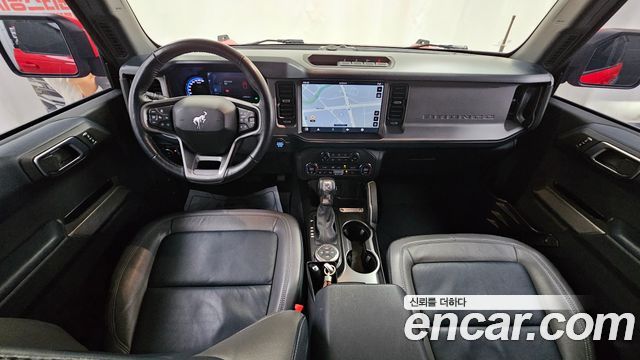 Ford Bronco — interior