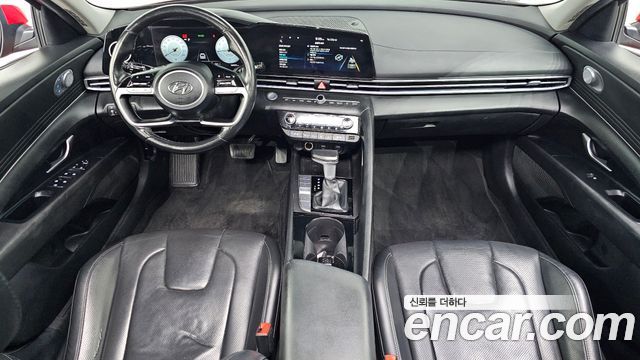Hyundai Avante — interior