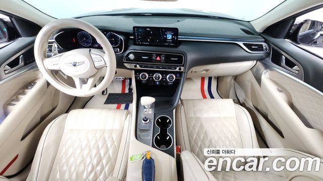 Genesis G70 — interior