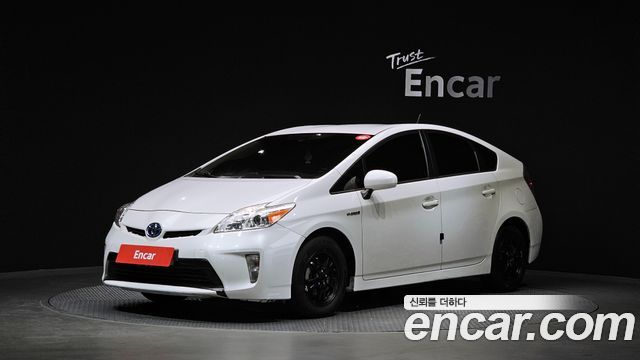 Toyota Prius — exterior