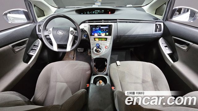 Toyota Prius — interior