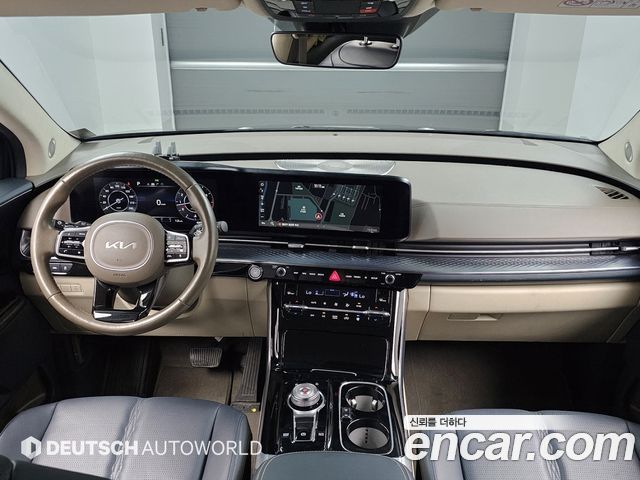 Kia Carnival — interior