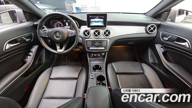 Mercedes-Benz CLA-Class — interior