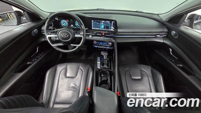 Hyundai Avante — interior
