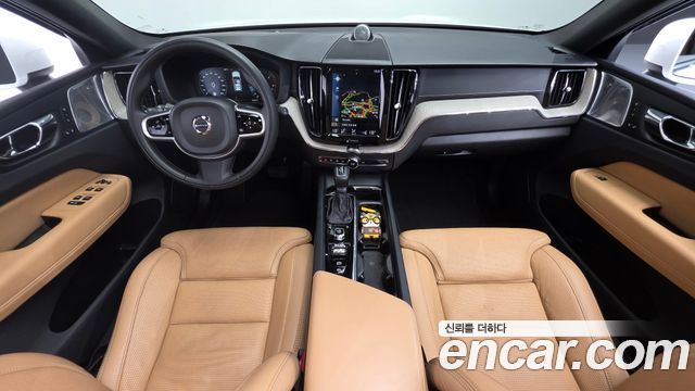 Volvo XC60 — interior