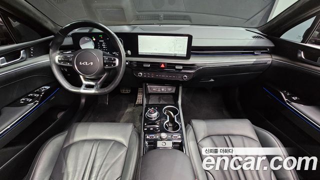 Kia K5 — interior