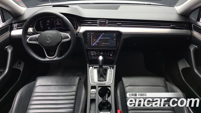Volkswagen Passat — interior