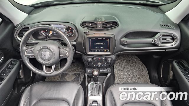 Jeep Renegade — interior