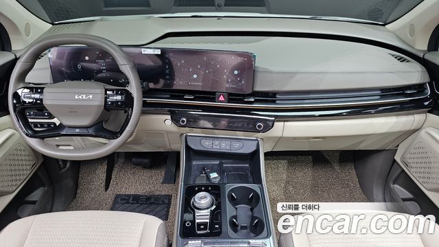 Kia Carnival — interior