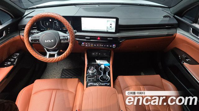 Kia K5 — interior