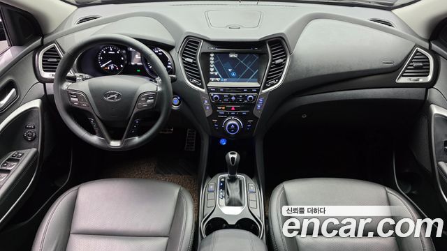 Hyundai Santa Fe — interior