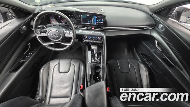 Hyundai Avante — interior