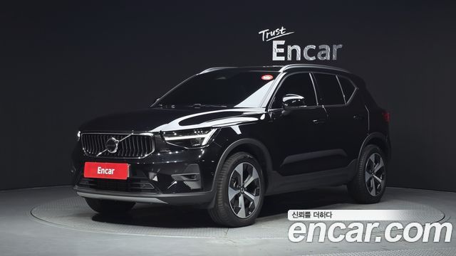 Volvo XC40 — exterior