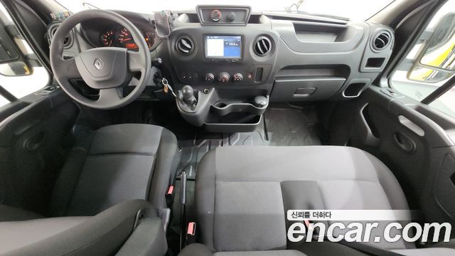 Renault Korea Master — interior
