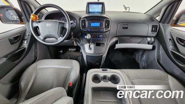 Hyundai Starex — interior