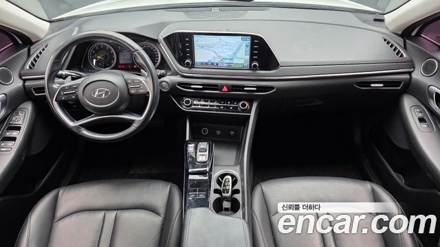 Hyundai Sonata — interior