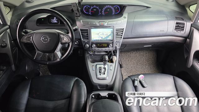 KG Mobility Korando — interior
