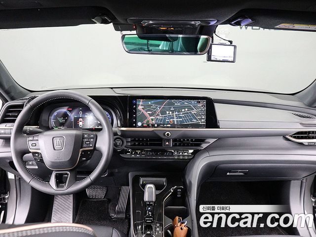 Toyota Crown — interior