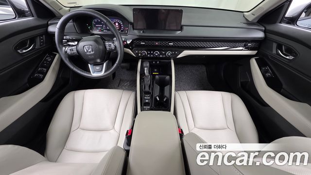 Honda Accord — interior
