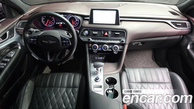 Genesis G70 — interior