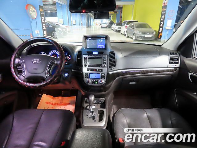 Hyundai Santa Fe — interior