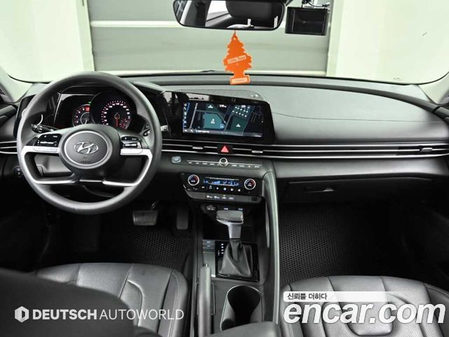 Hyundai Avante — interior