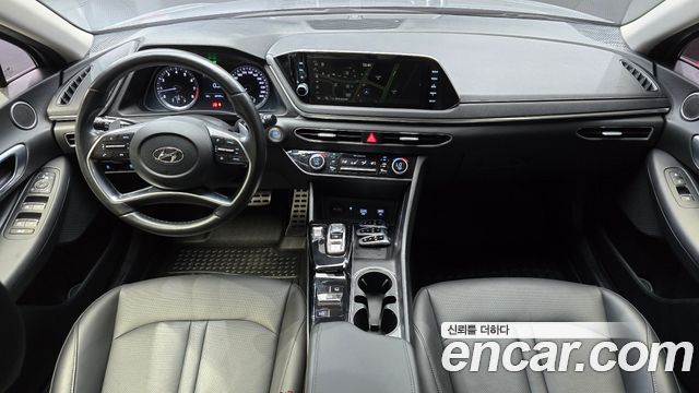 Hyundai Sonata — interior