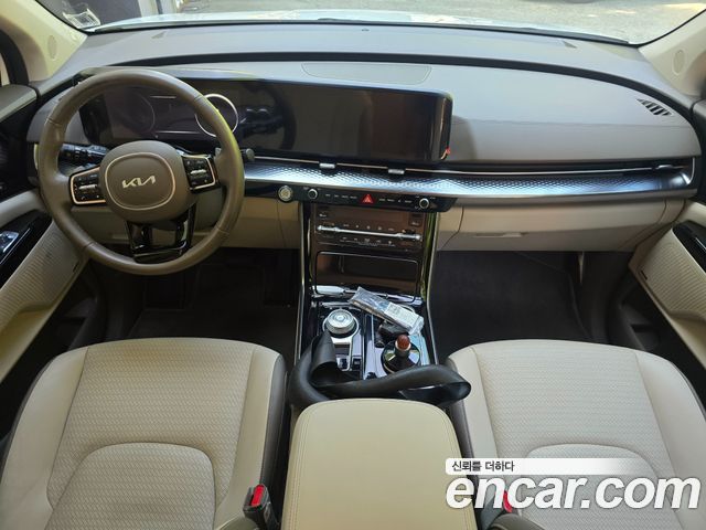 Kia Carnival — interior