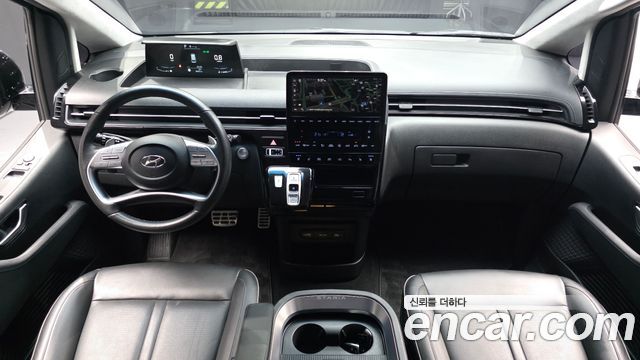 Hyundai Staria — interior