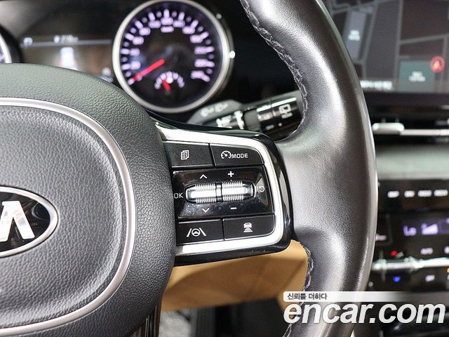 Kia Carnival — interior