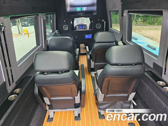 Mercedes-Benz Sprinter — interior