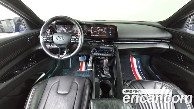 Hyundai Avante — interior