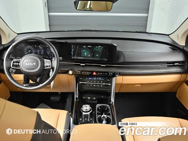 Kia Carnival — interior