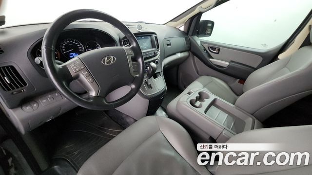 Hyundai Starex — interior