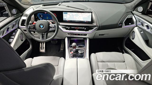BMW XM — interior