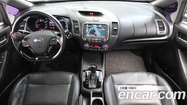 Kia K3 — interior